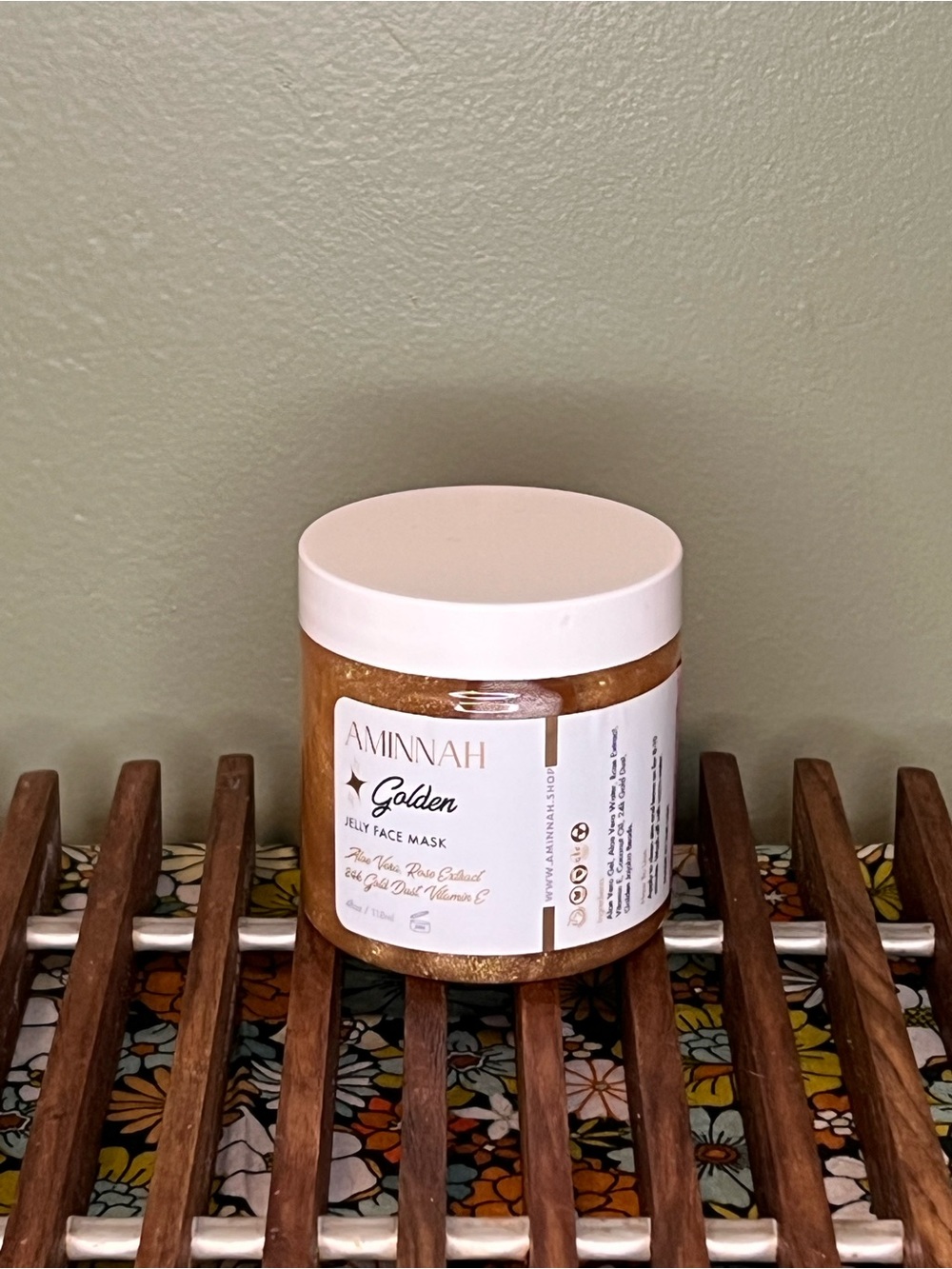 Aminnah Golden Jelly Face Mask